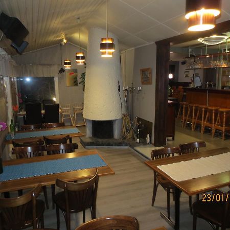 Huoneistohotelli Jokikeskus Kemi Esterno foto