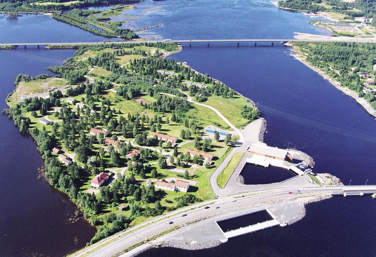 Huoneistohotelli Jokikeskus Kemi Esterno foto